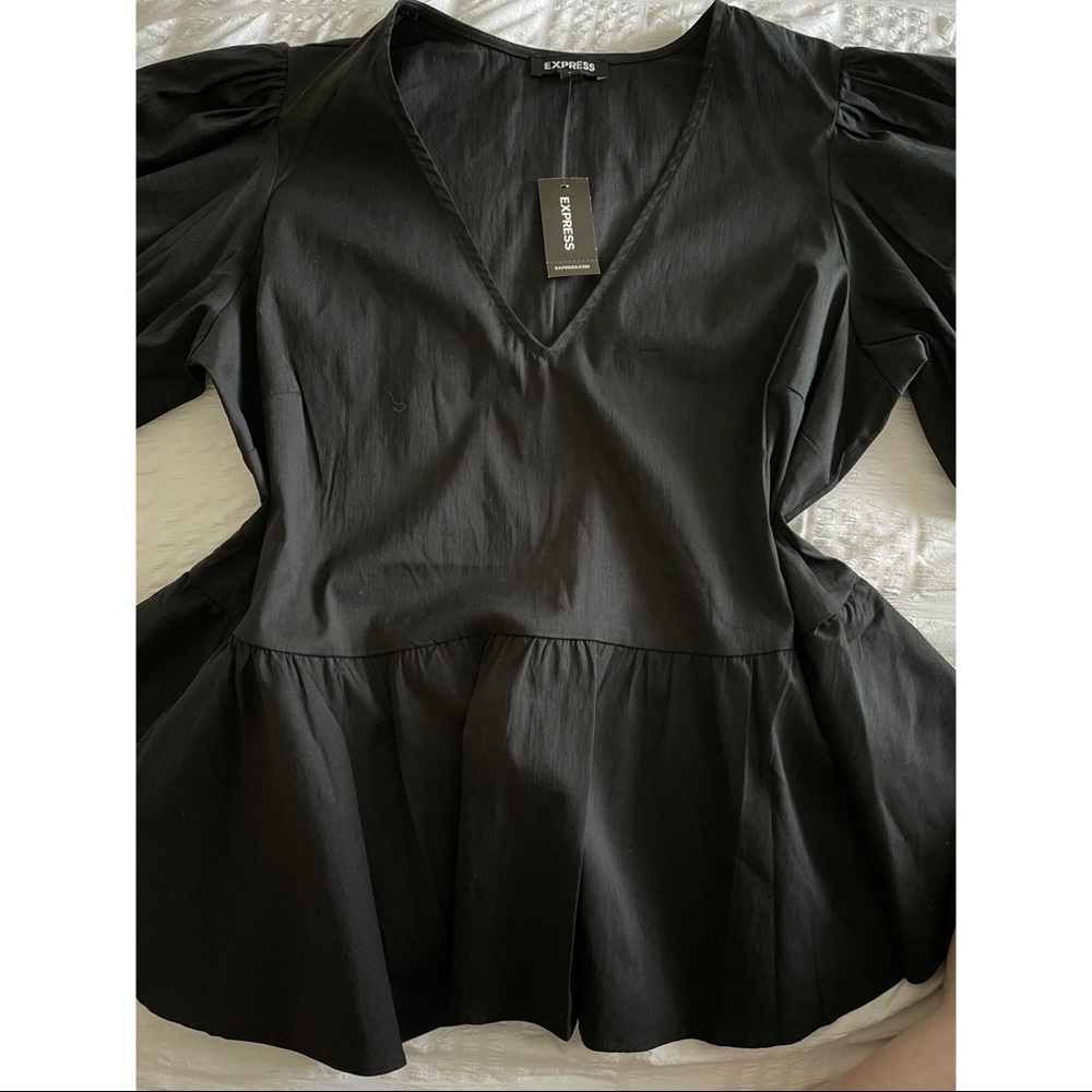 Express shirt with puffy sleeves
